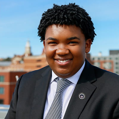 Headshot of Solomon Pitts